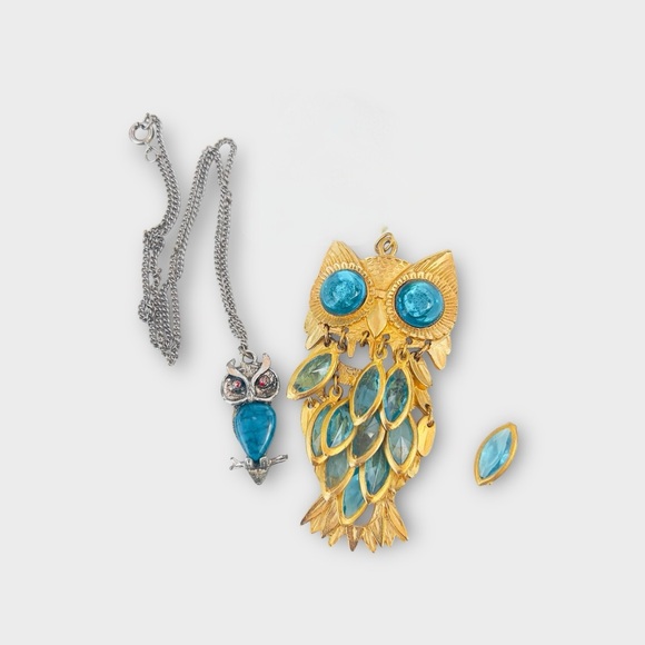 Vintage Jewelry - Lot Of 2 Vintage Owl Pendants Gold & Silver Tone Blue Lucite Turquoise Howlite